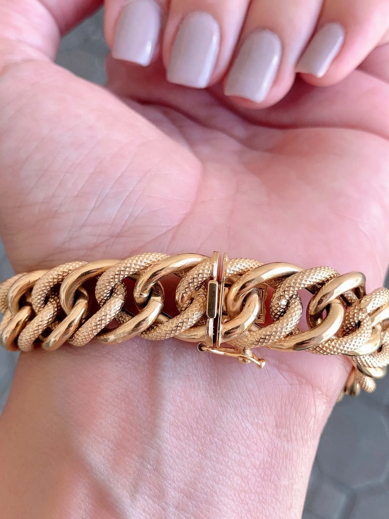 Chunky Bracelet with Snake Scale Texture 14K Gold 24g R2044