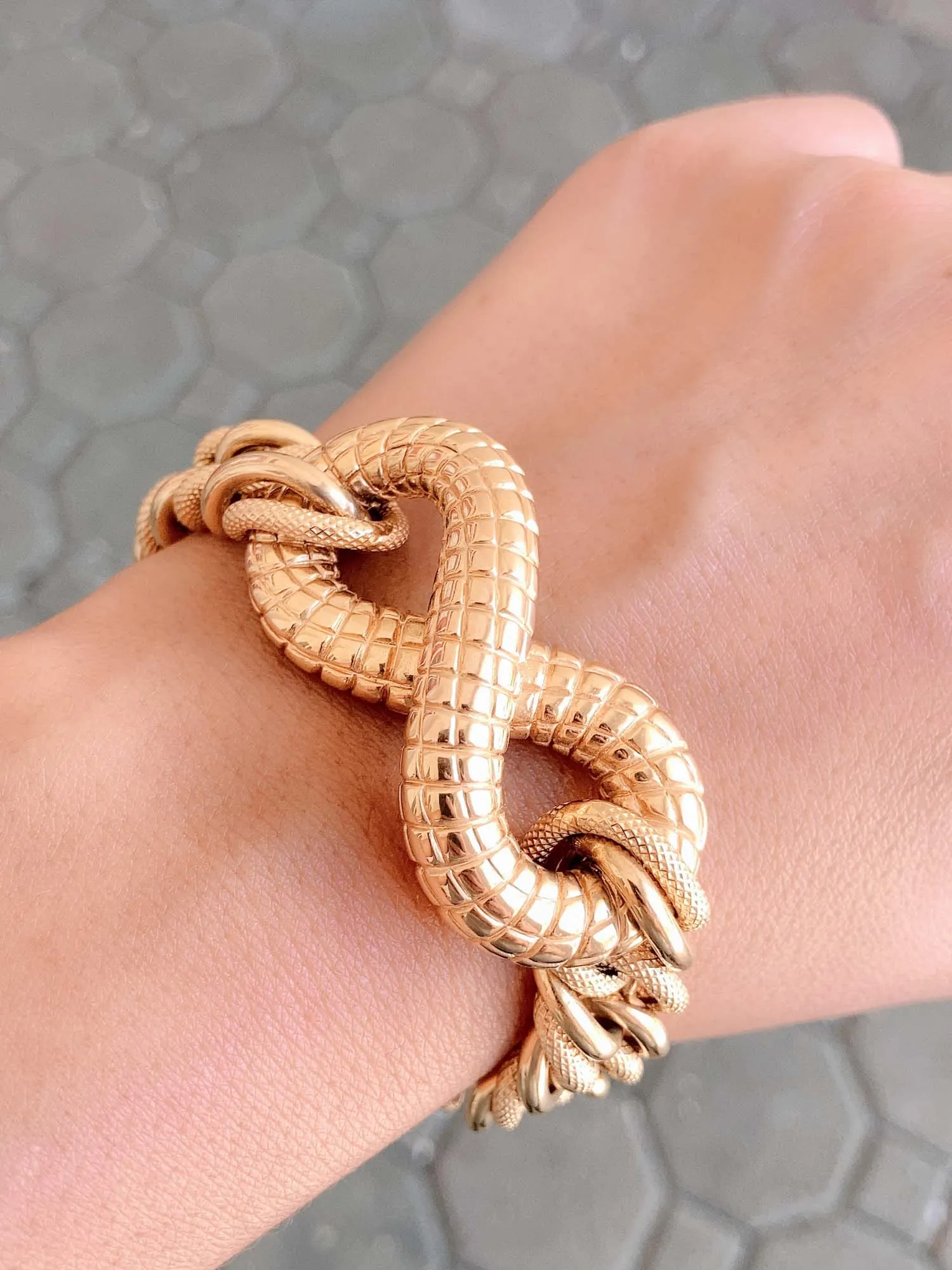 Chunky Bracelet with Snake Scale Texture 14K Gold 24g R2044