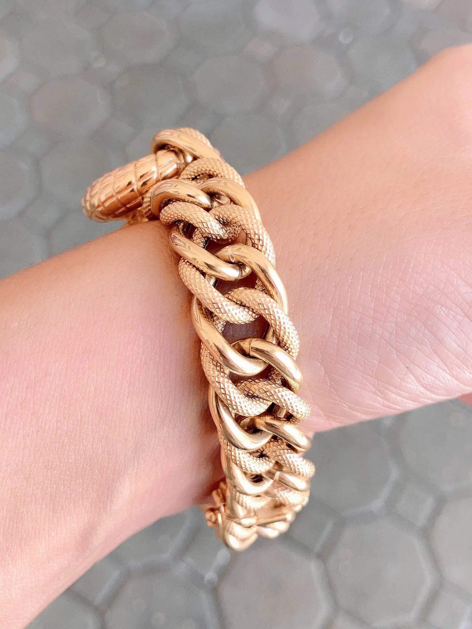 Chunky Bracelet with Snake Scale Texture 14K Gold 24g R2044