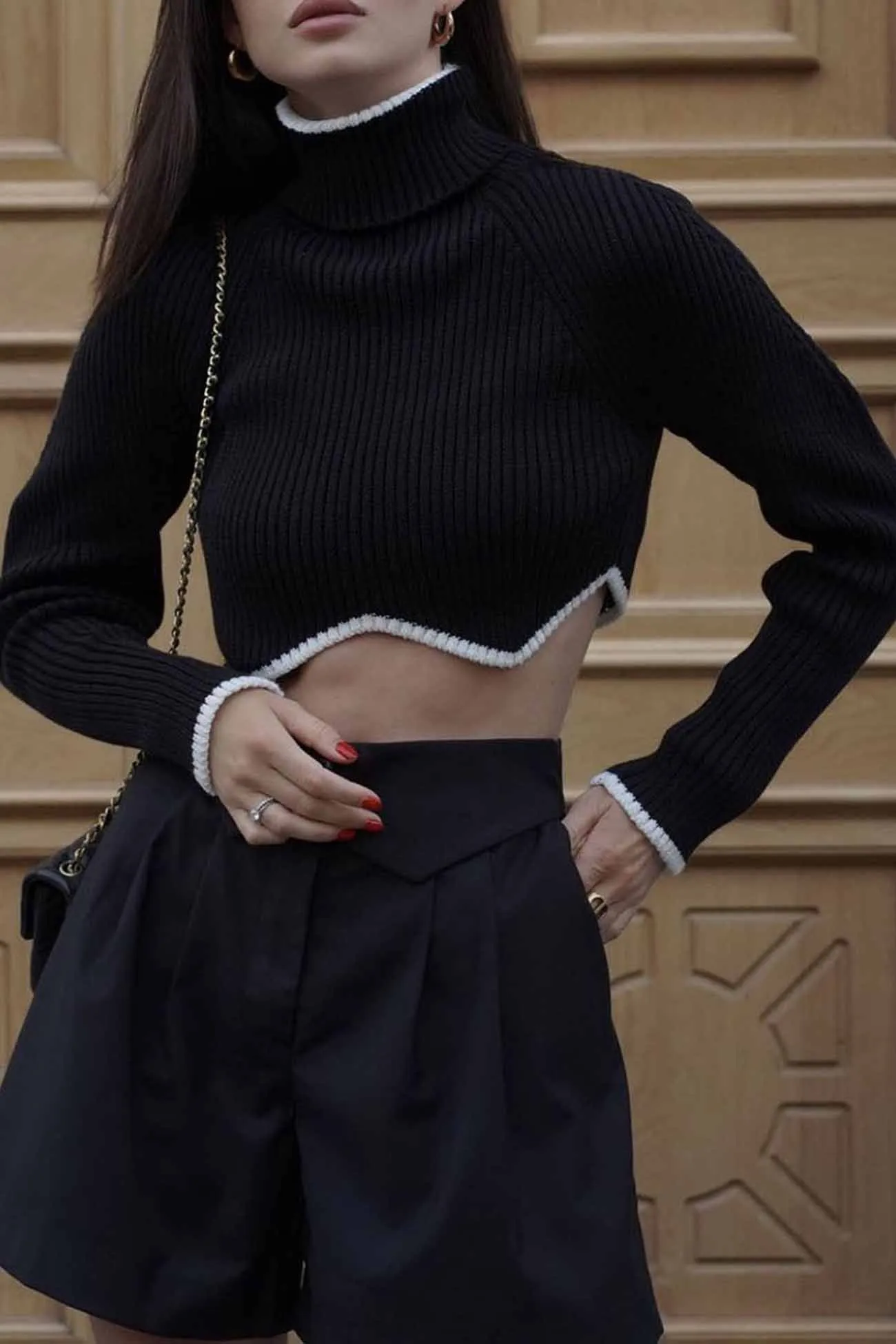 Contrast Irregular Hem Turtleneck Sweater