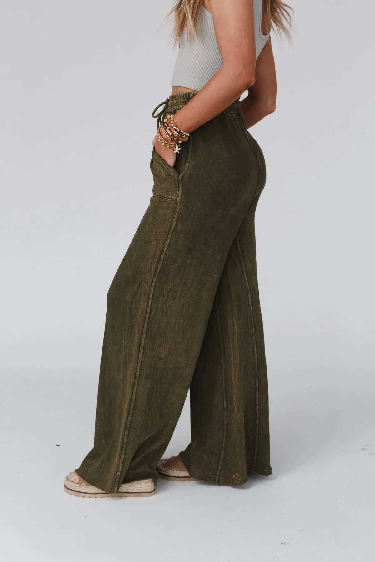 Relaxing Robin Wide Leg Pant - New Olive