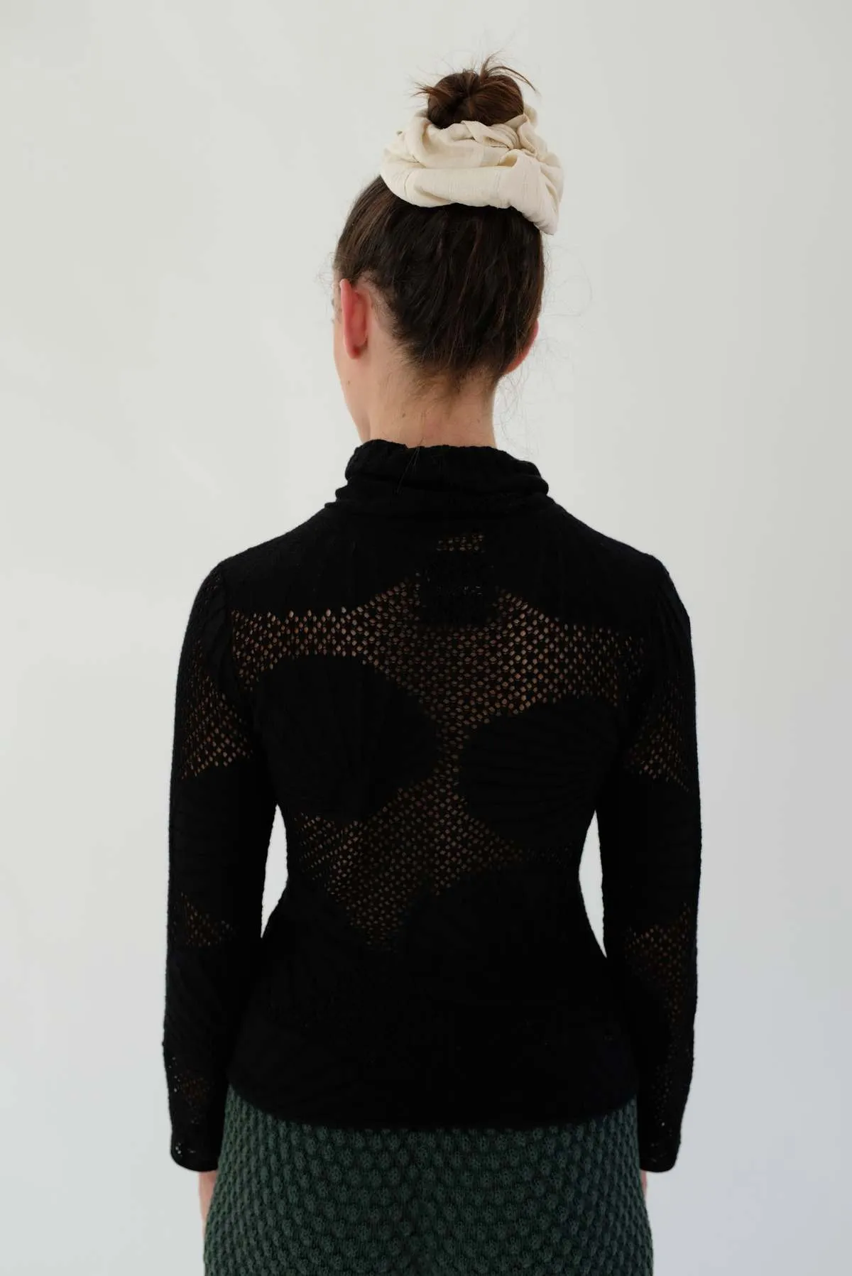 Shell Lace Turtleneck - Black