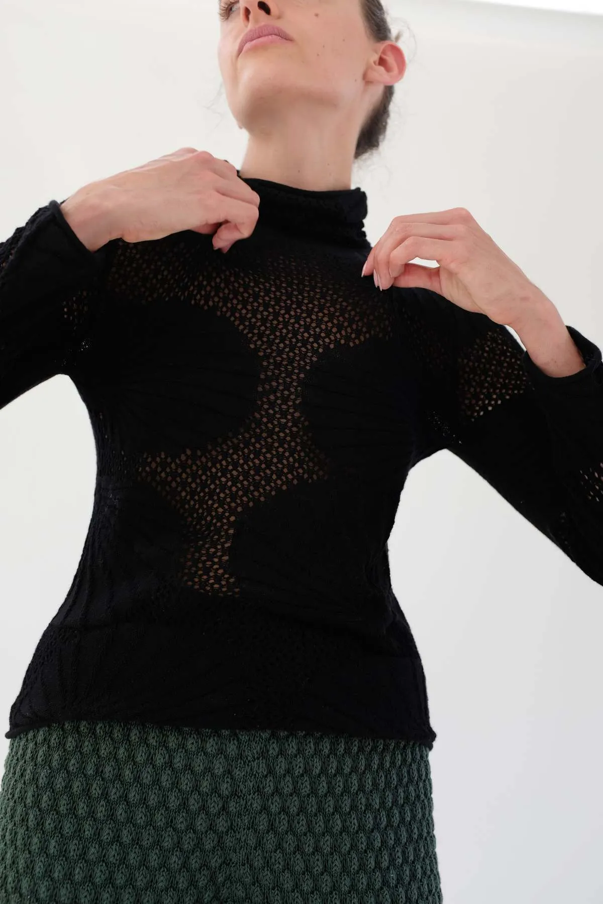 Shell Lace Turtleneck - Black