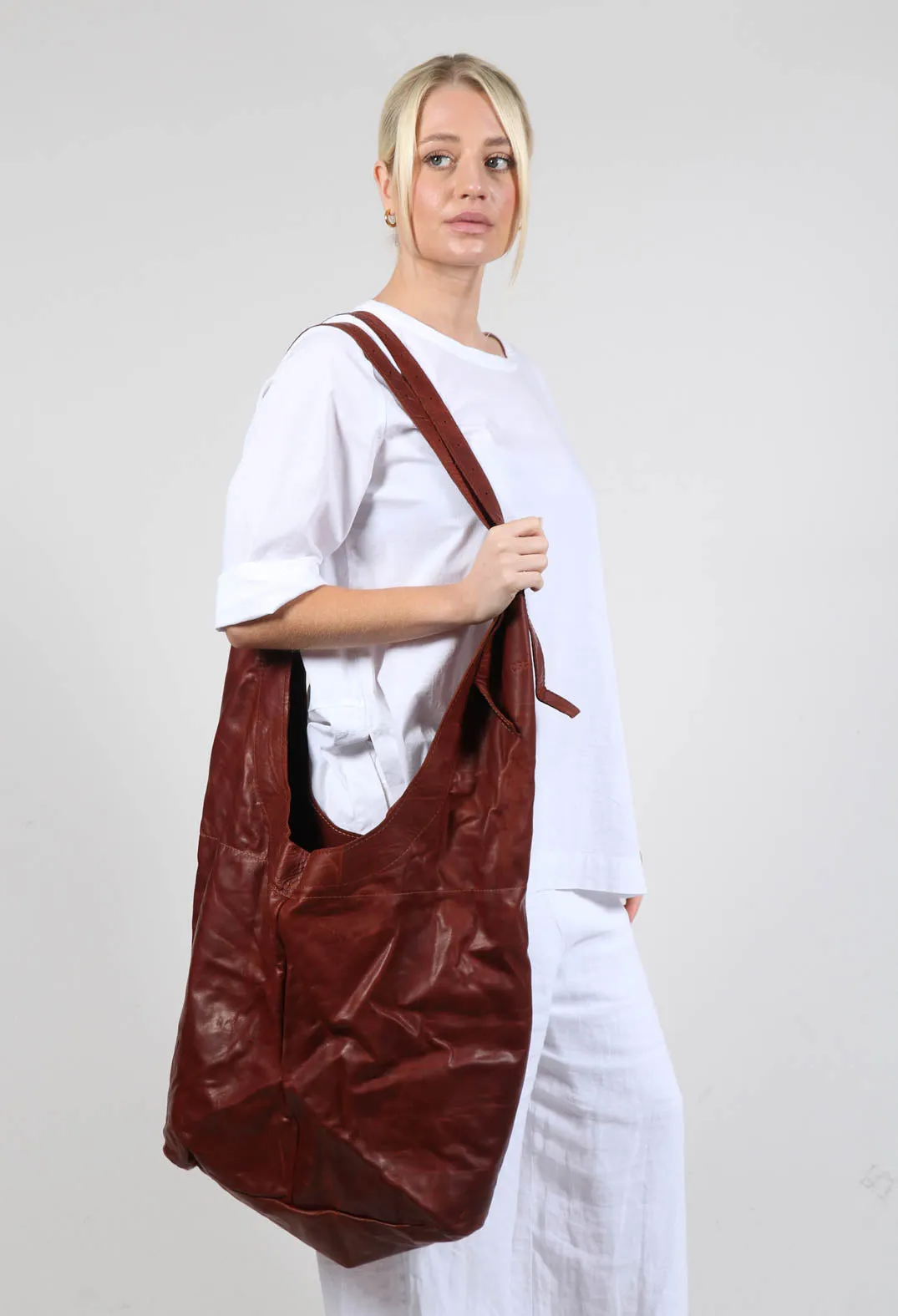 Suspender Bag in Waxy Cinnamon