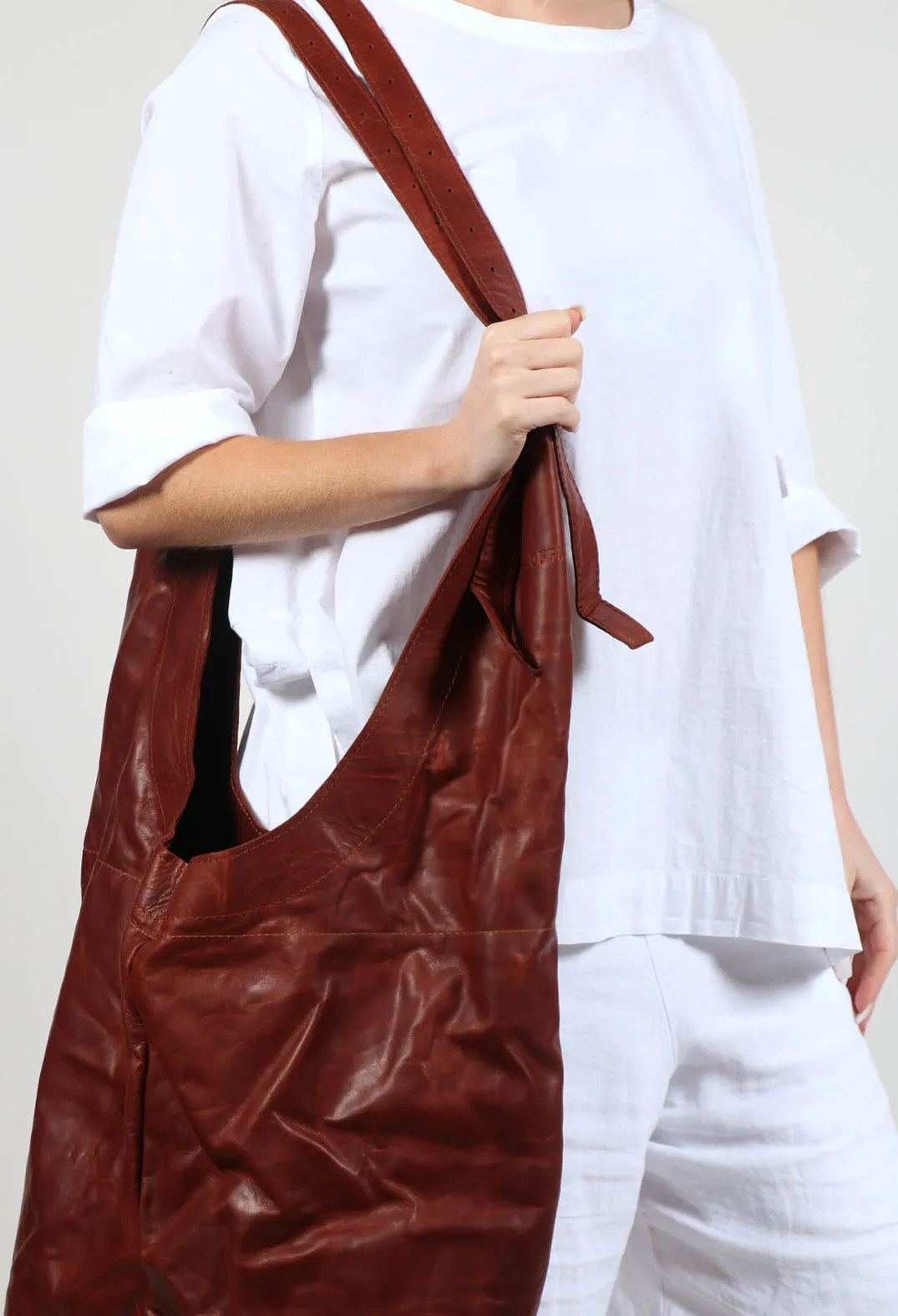 Suspender Bag in Waxy Cinnamon