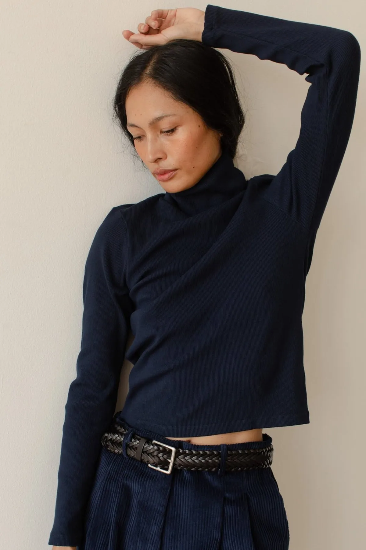 The Rib Turtleneck - Navy