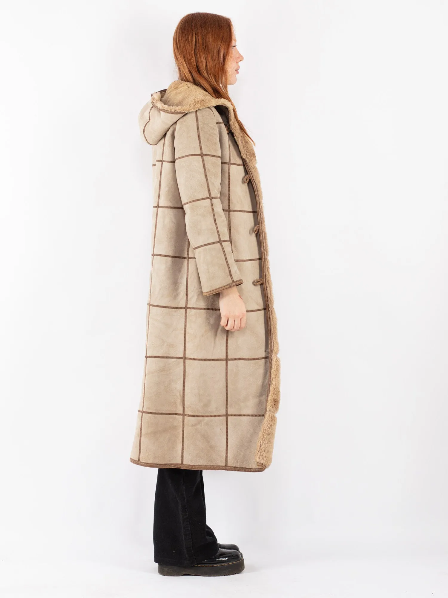 Vintage 80's Women Hooded Sheepskin Coat in Beige