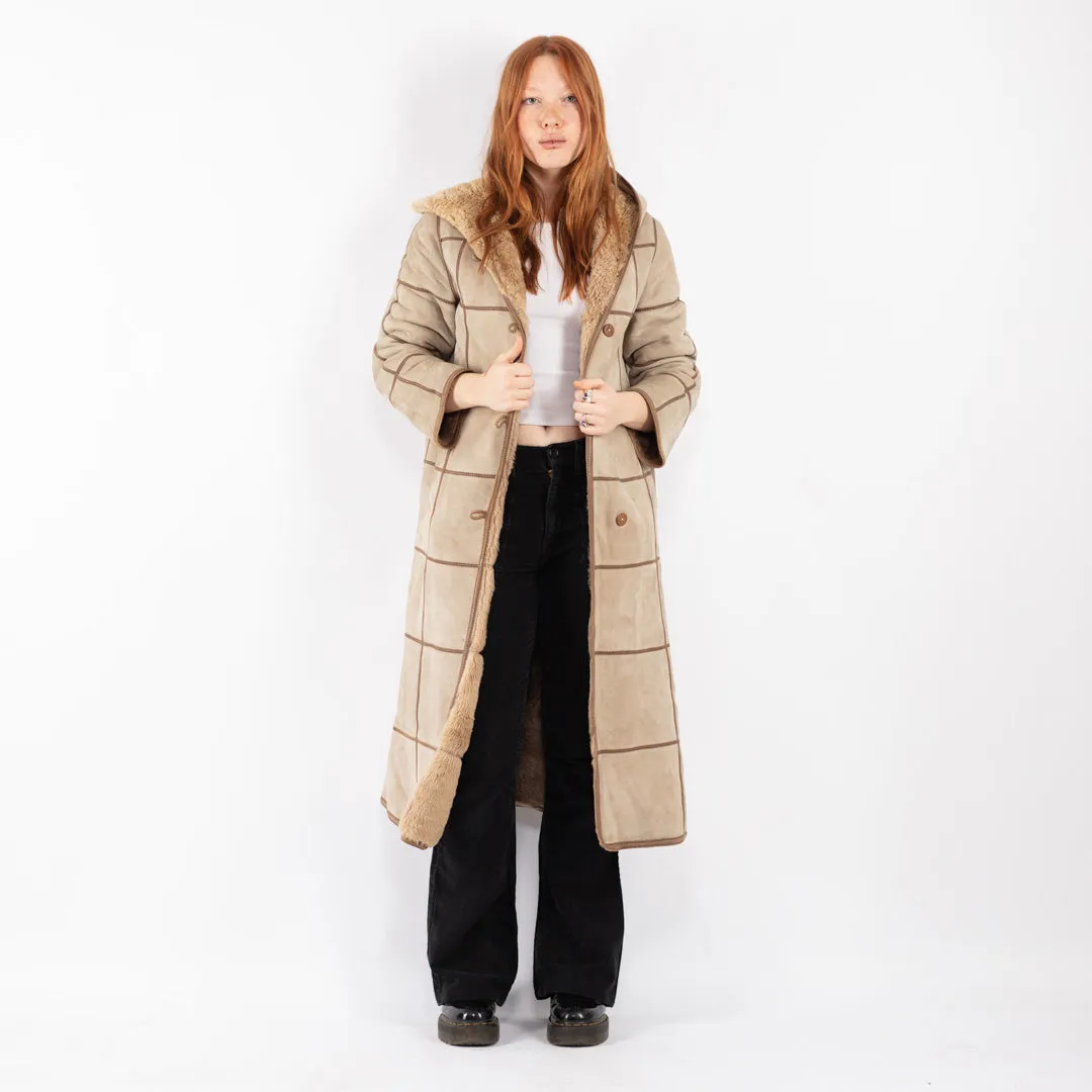 Vintage 80's Women Hooded Sheepskin Coat in Beige