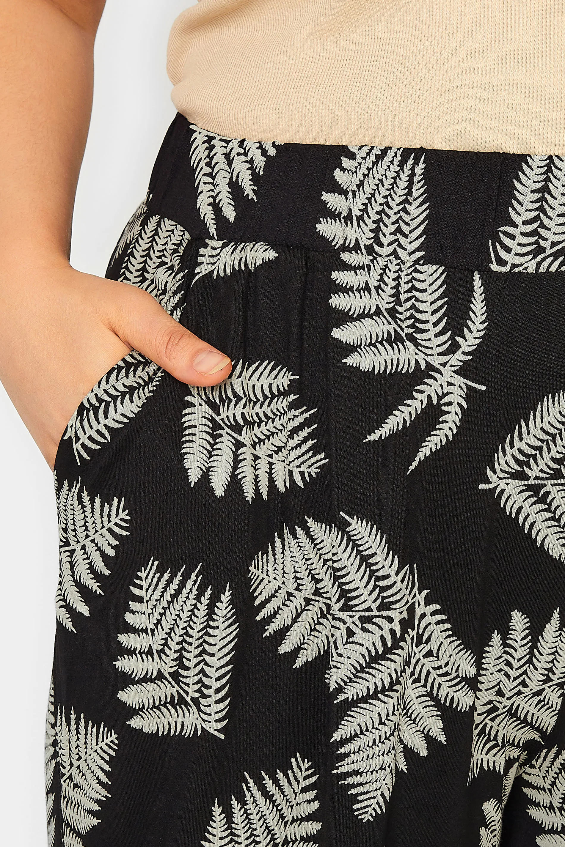 YOURS Curve Black & Natural Leaf Print Midaxi Culottes