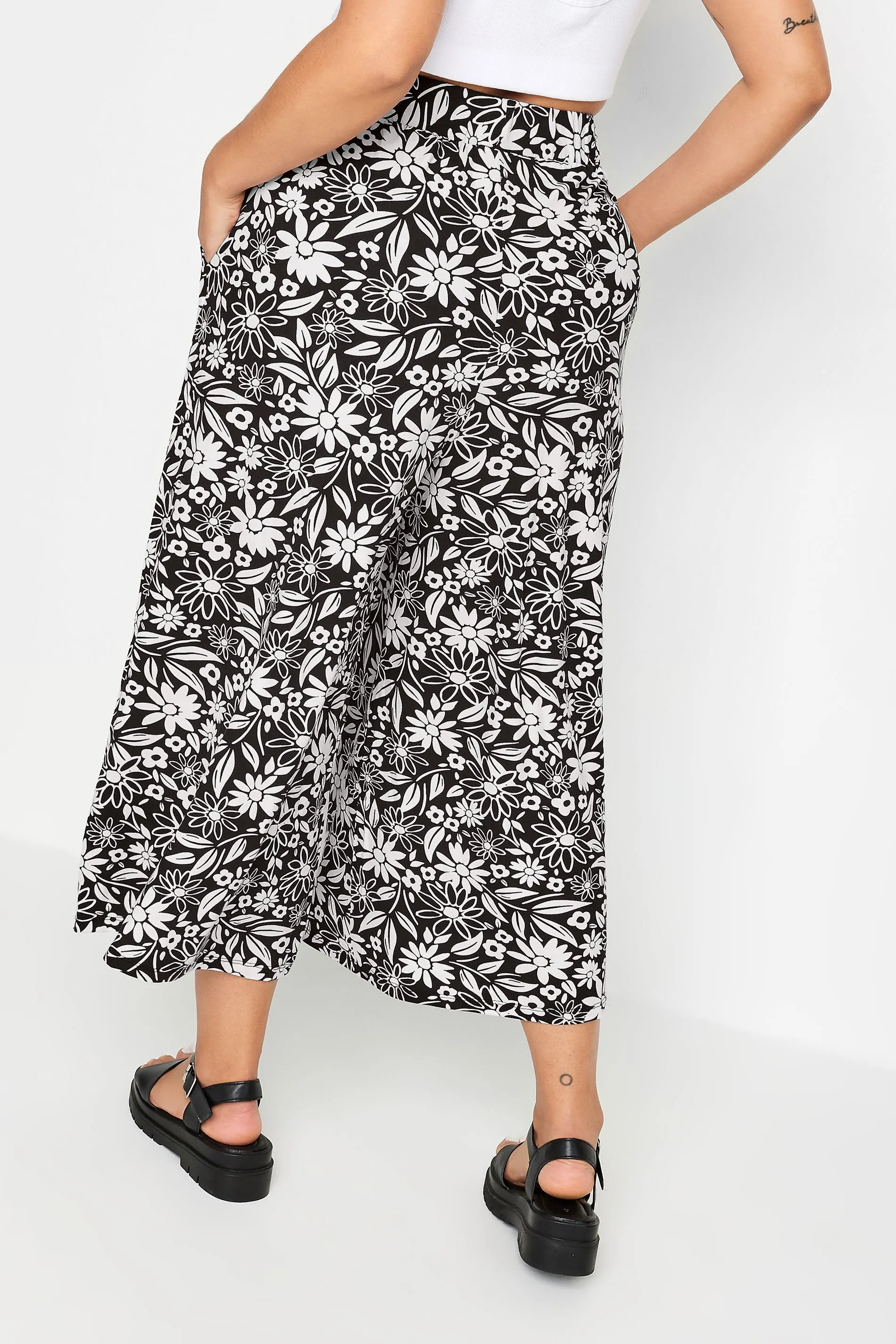 YOURS Curve Black & White Floral Print Midaxi Culottes