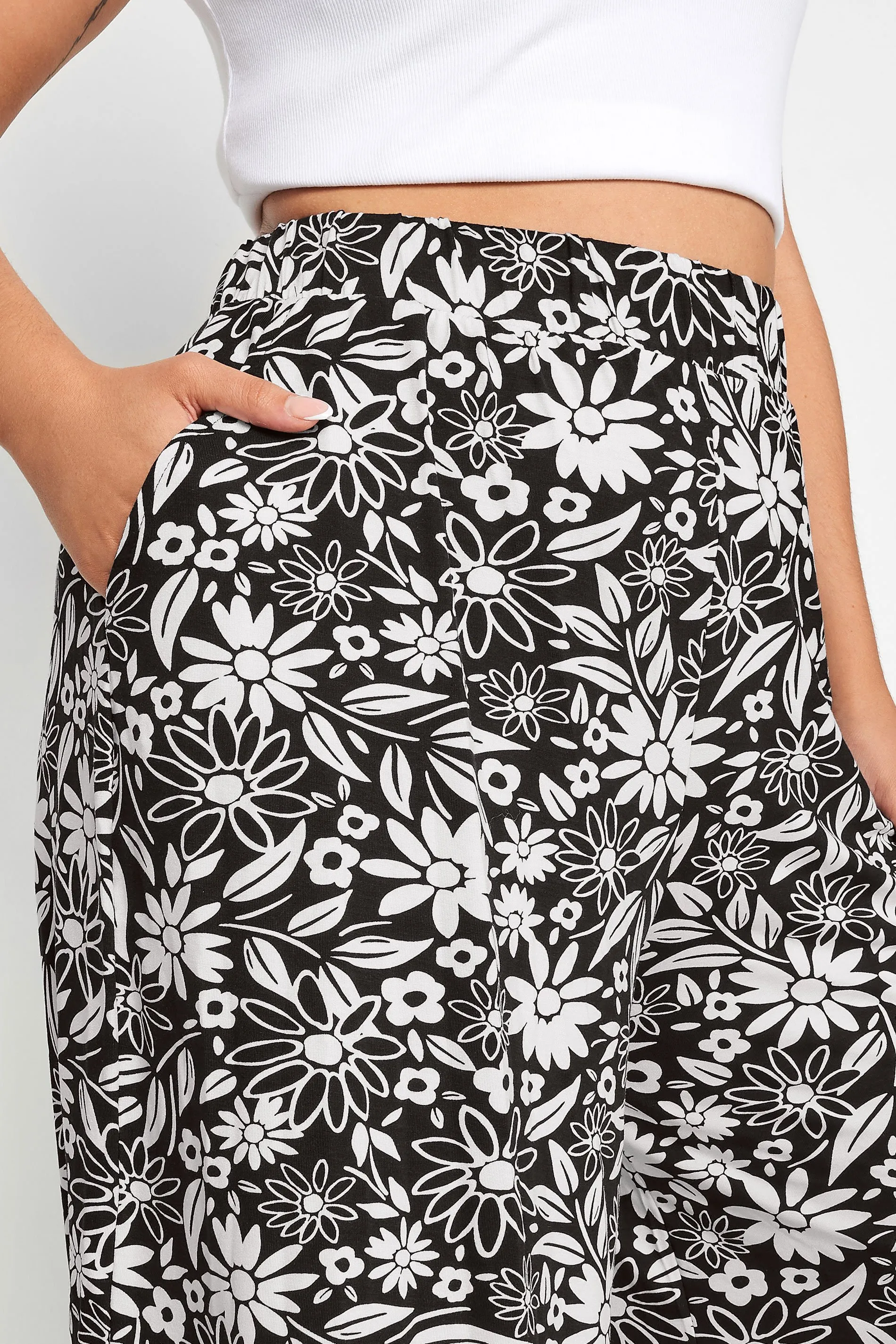 YOURS Curve Black & White Floral Print Midaxi Culottes