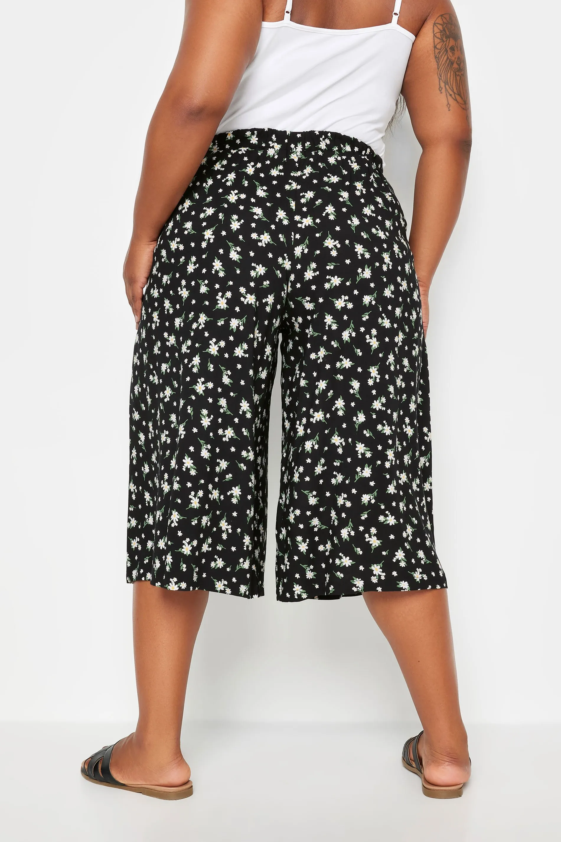 YOURS Curve Black Daisy Print Culottes