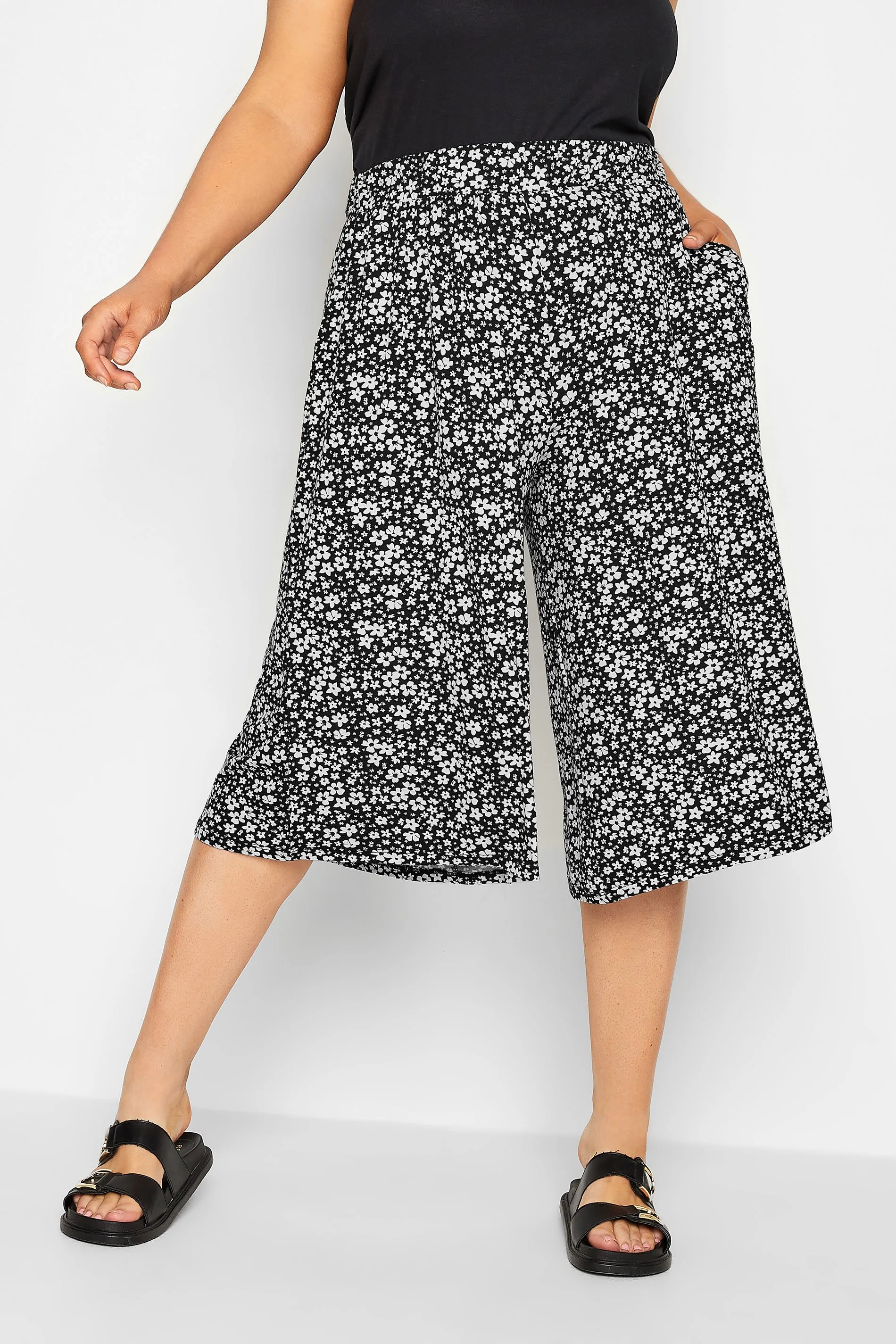 YOURS Curve Black Ditsy Flower Print Culottes