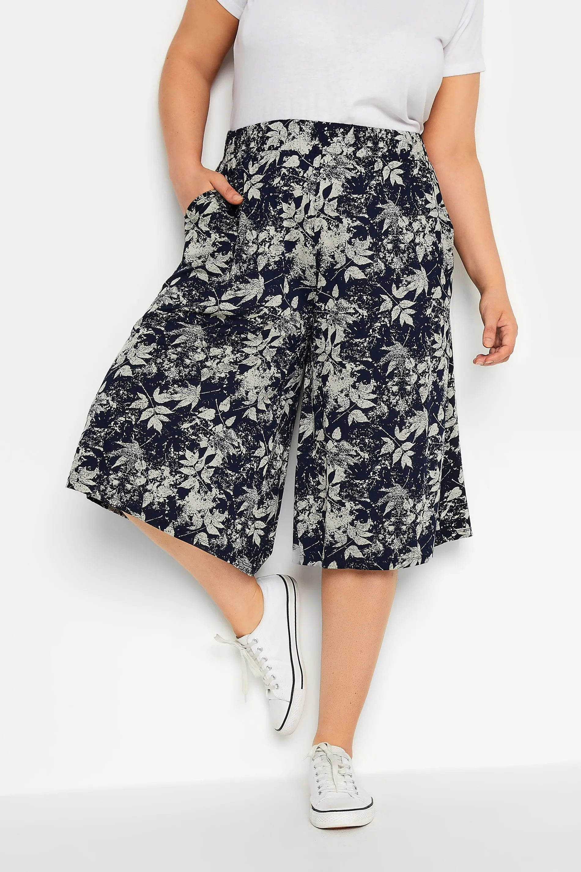 YOURS Curve Navy Blue & Natural Leaf Print Culottes