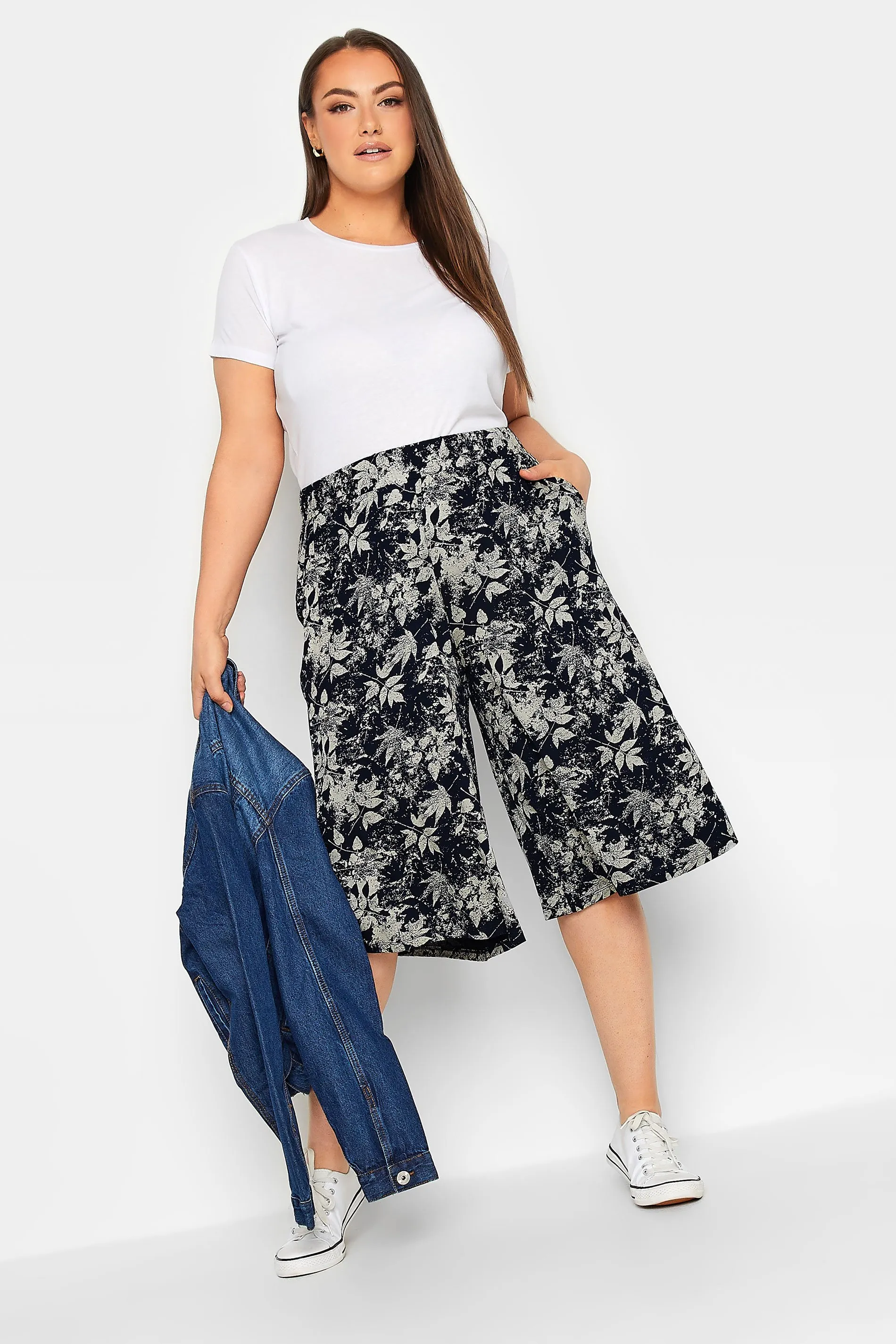 YOURS Curve Navy Blue & Natural Leaf Print Culottes